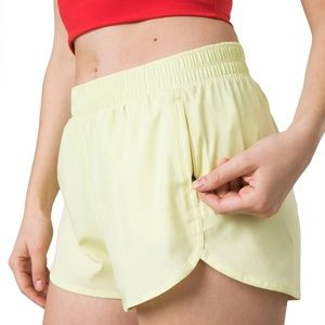 NWT Prana Peak to Pavement Lime Squeeze Yellow Short Sz Large